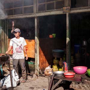 Jerry van de Beek - Babi Pangang on the Grill in Indonisia
